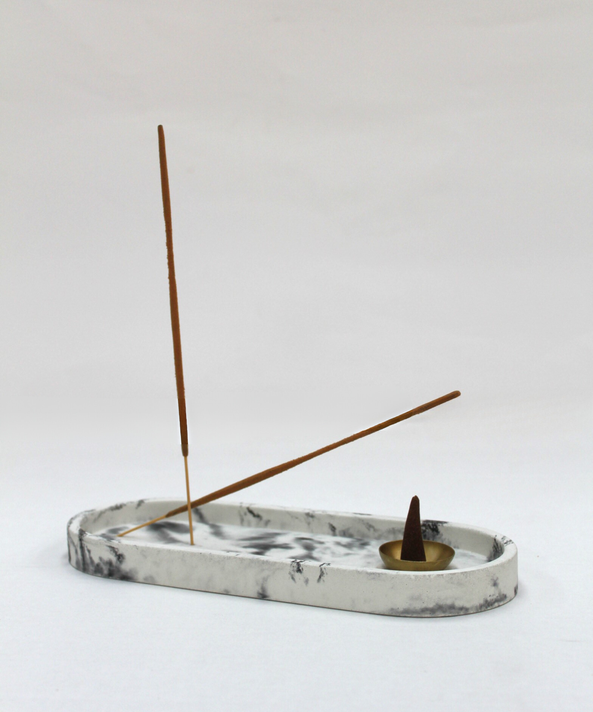 studio 2 tray / incense holder | peppered black.