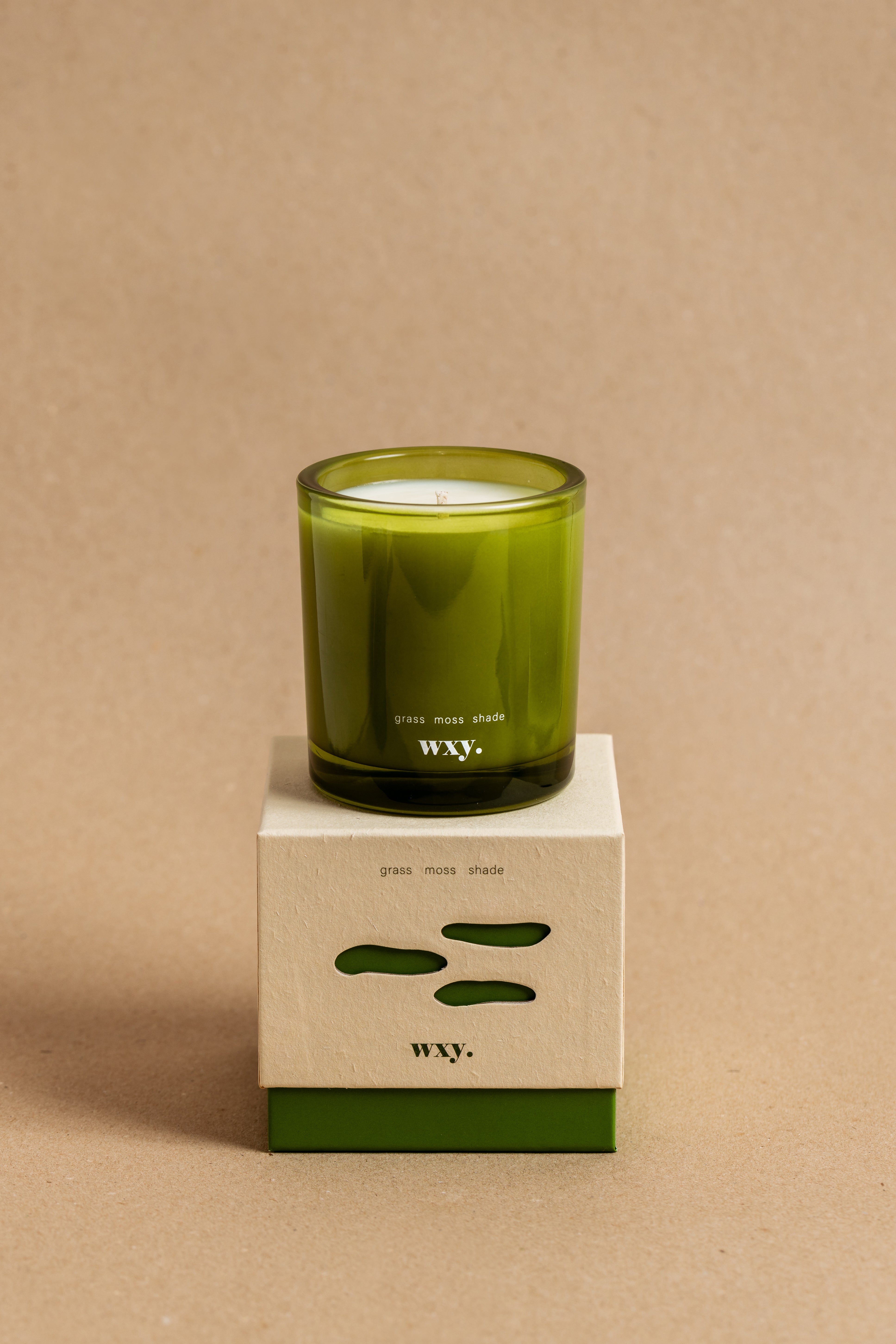 roam | grass. moss. shade.